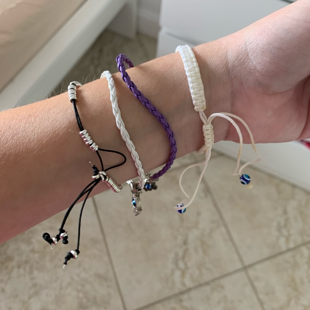 Bracelets - Picture 14 of 15